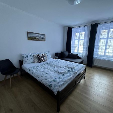 Apartman V Krusnych Horach-Free Parking Яхимов Екстериор снимка
