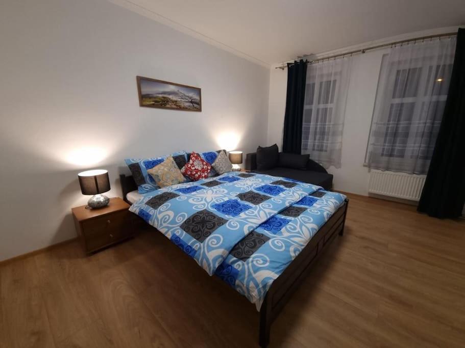 Apartman V Krusnych Horach-Free Parking Яхимов Екстериор снимка
