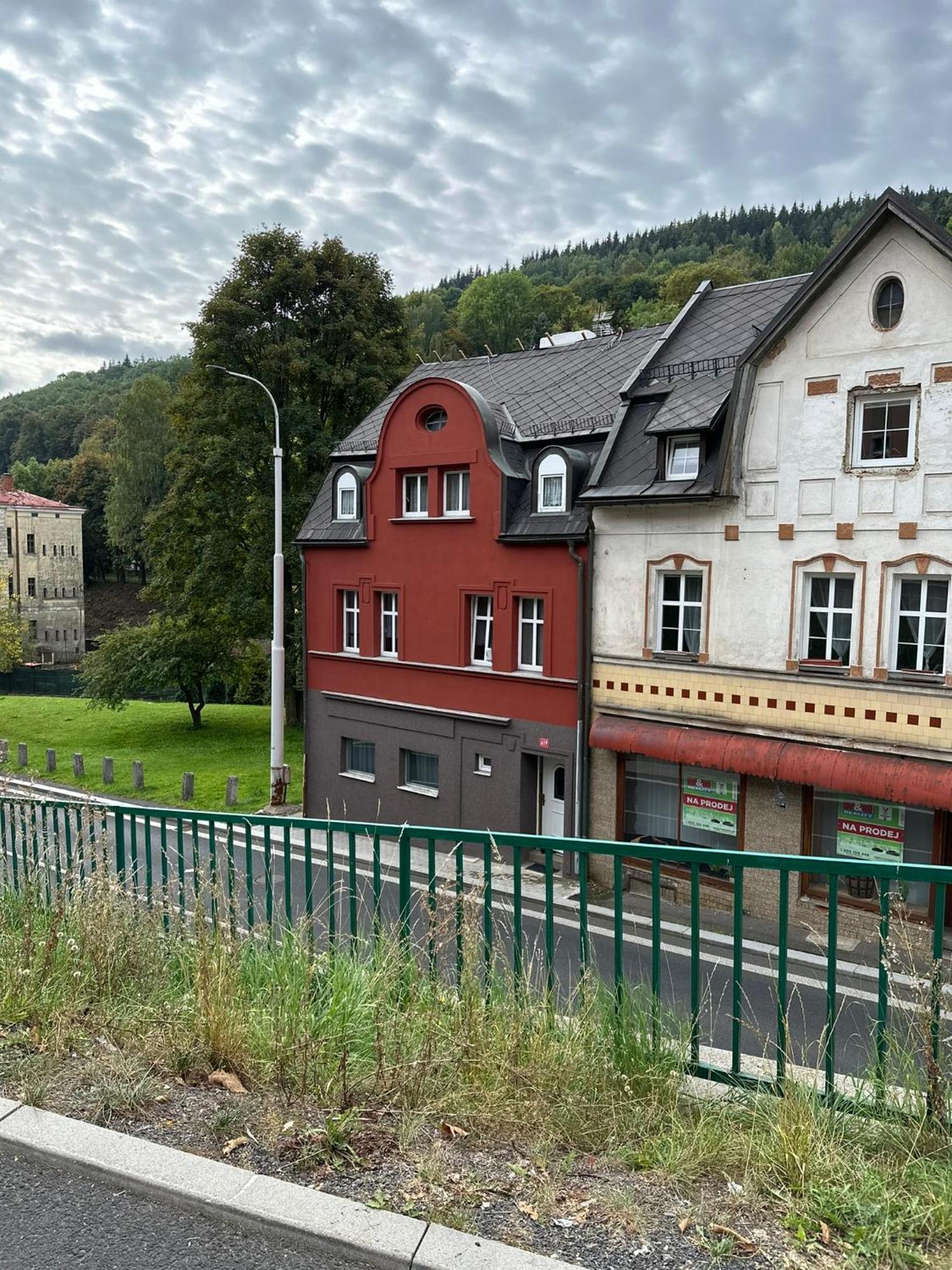 Apartman V Krusnych Horach-Free Parking Яхимов Екстериор снимка